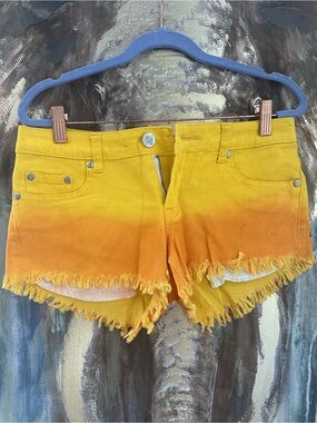 Reverse Yellow to Orange Ombre Frayed Hem Junior Denim Shorts size small